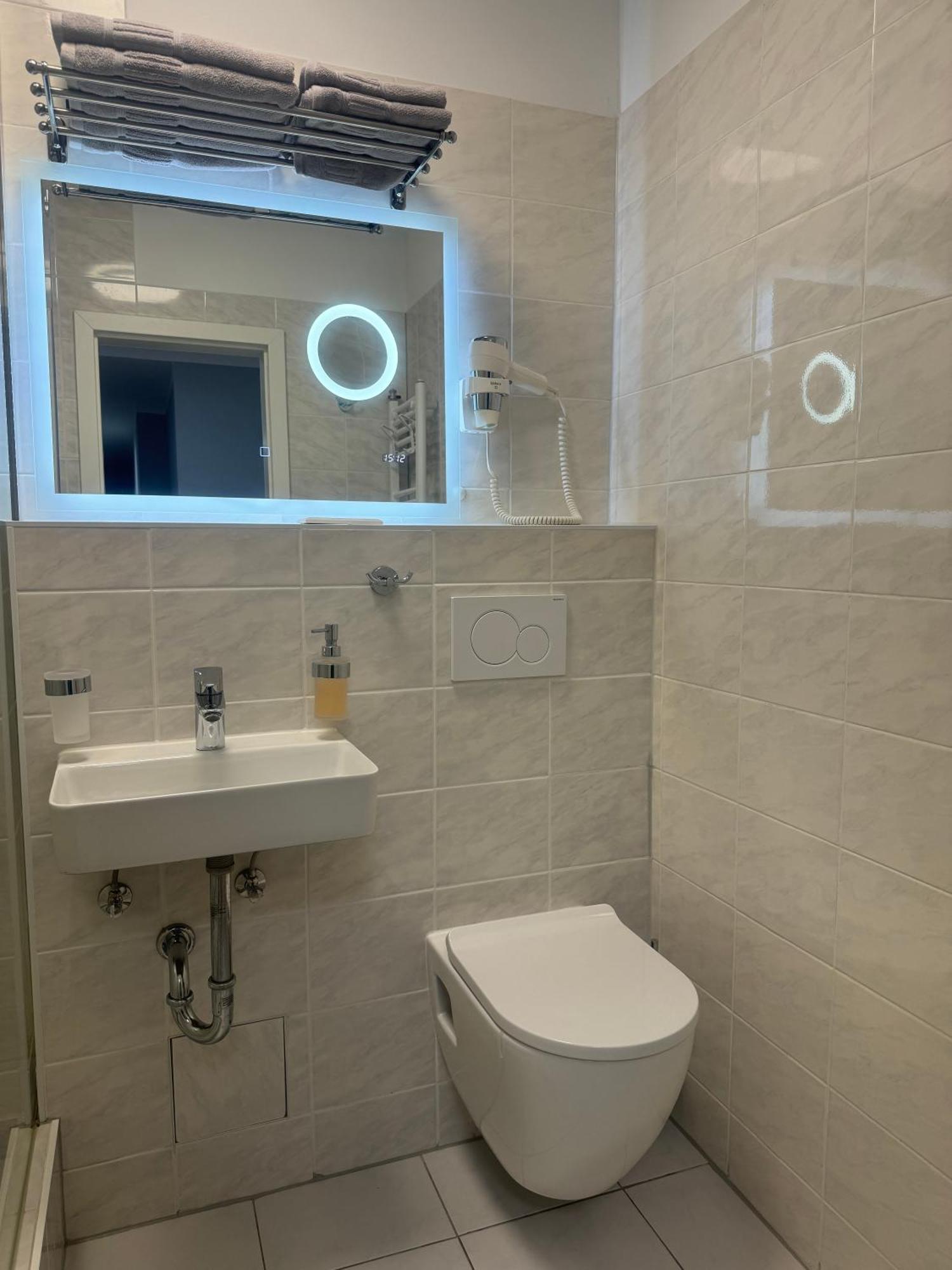 Studio Apartment Am Hauptbahnhof N.4 Norimberga Esterno foto