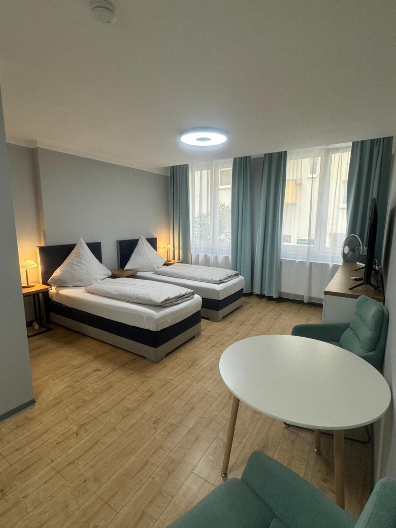Studio Apartment Am Hauptbahnhof N.4 Norimberga Esterno foto