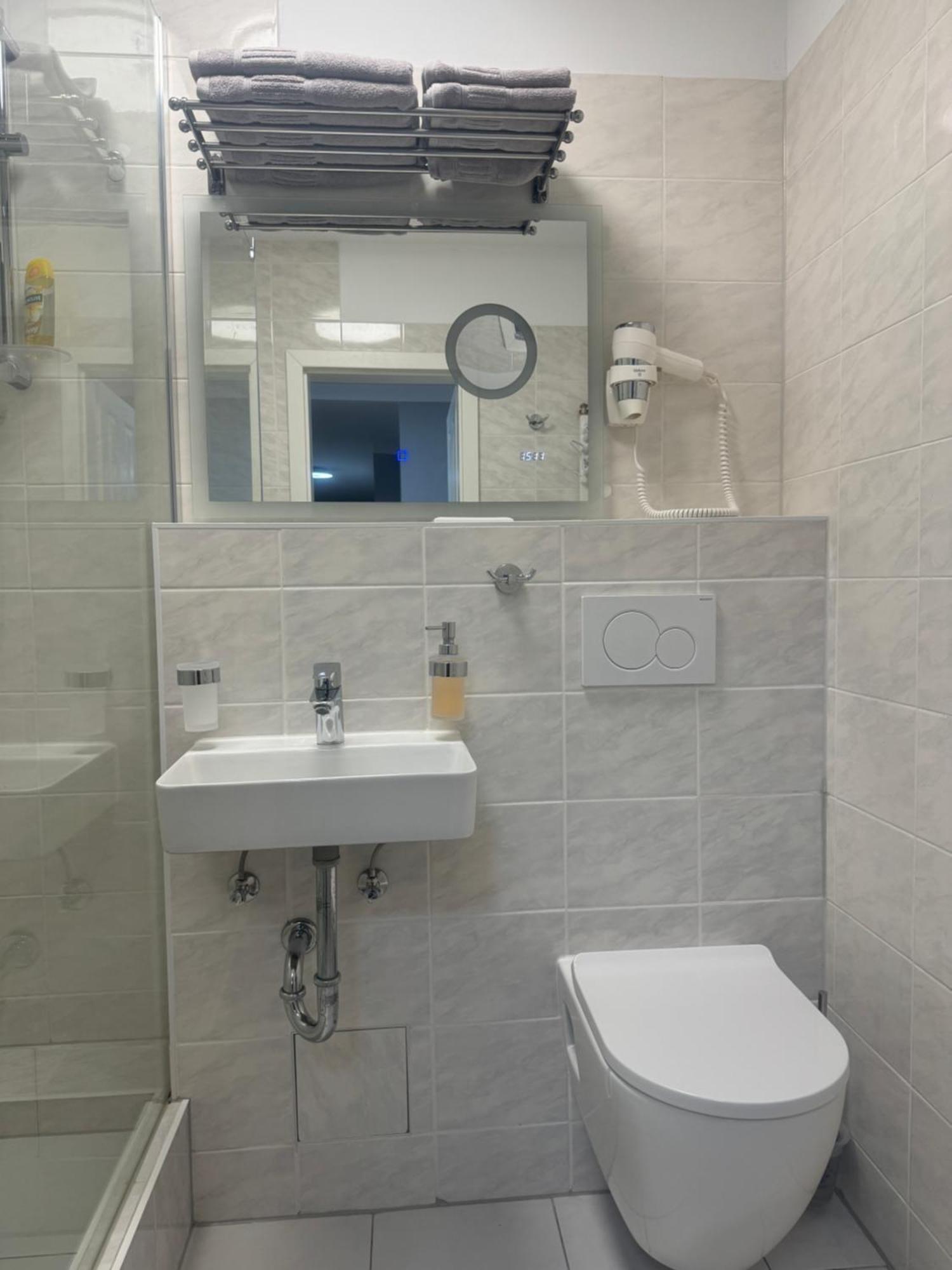Studio Apartment Am Hauptbahnhof N.4 Norimberga Esterno foto
